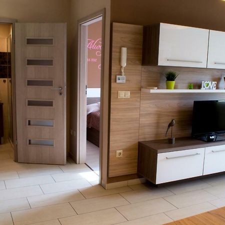 Platina Apartman Apartment Sarvar Bagian luar foto
