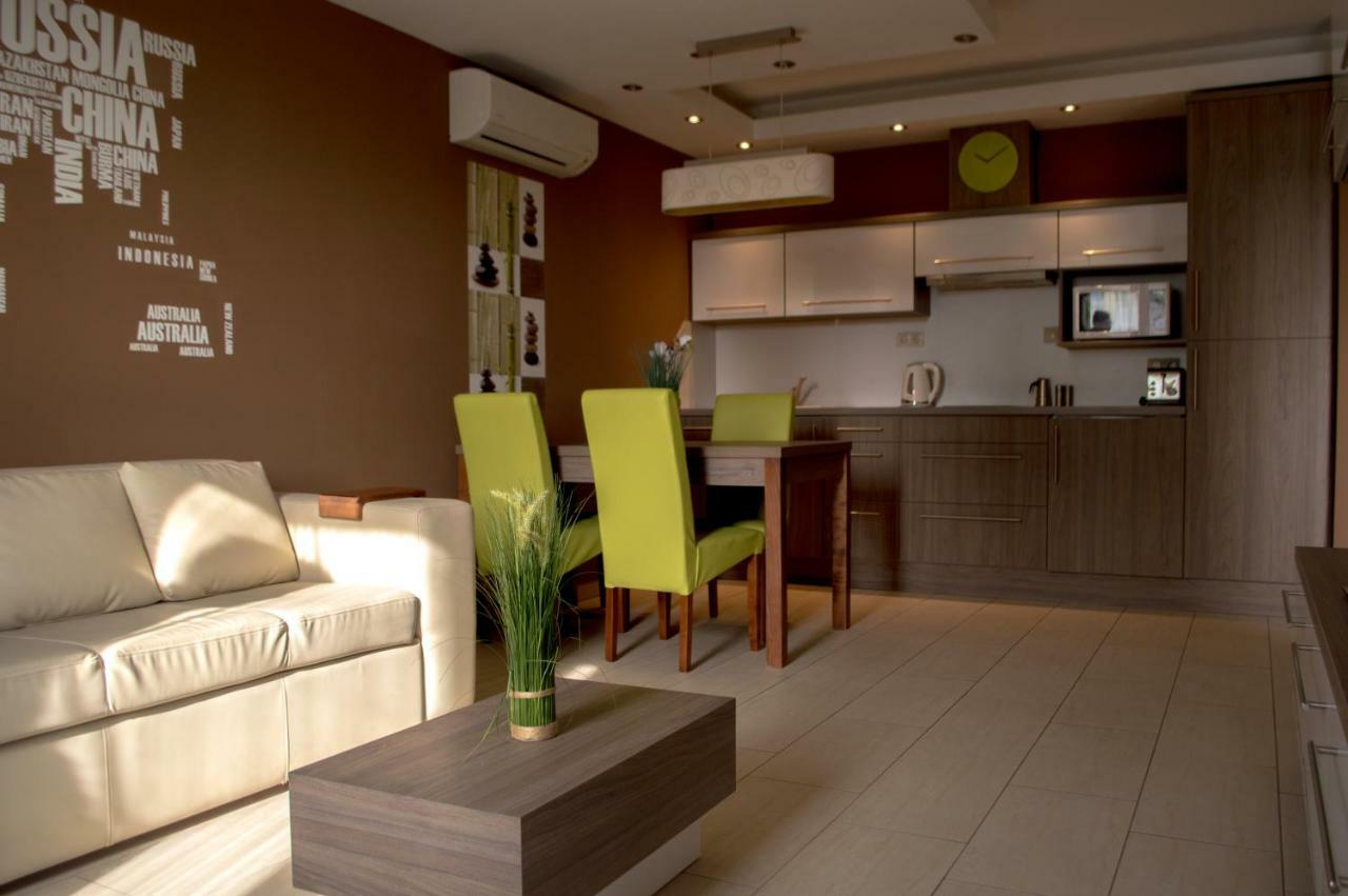Platina Apartman Apartment Sarvar Bagian luar foto