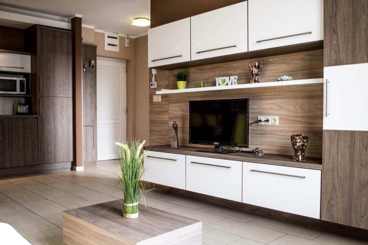 Platina Apartman Apartment Sarvar Bagian luar foto